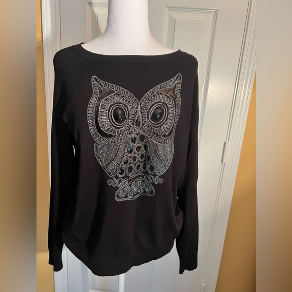 Sweater - Picture 2 of 3